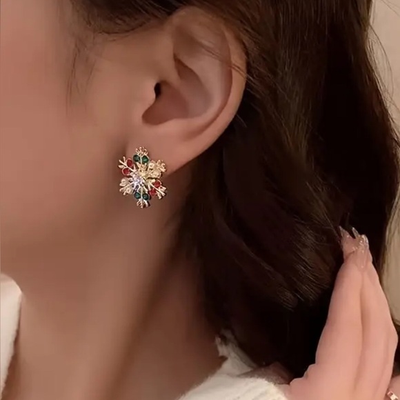 Snowflake Gold Stud Earrings - Picture 2 of 3